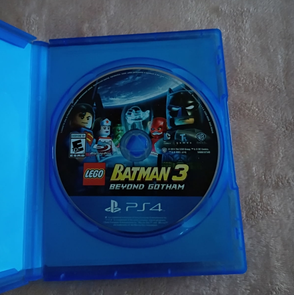 LEGO Batman 3: Beyond Gotham PS4 Game Pre-Owned - Picture 3 of 3